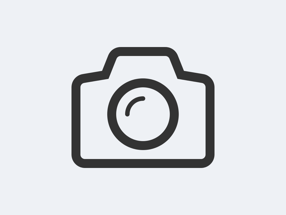 Resin bound rural driveway